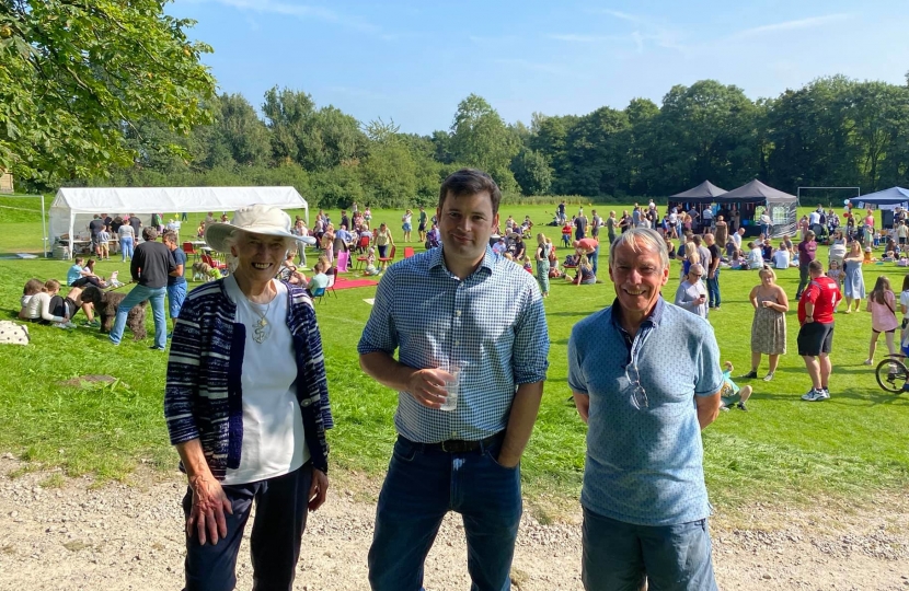 High Peak MP joins Picnic on the Pitch