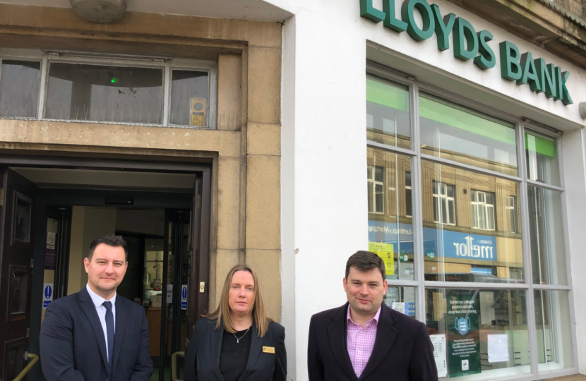 High Peak MP visits Lloyds Bank’s first net zero carbon branch in Glossop