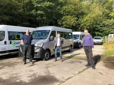 Local minibus business praised by Robert Largan MP