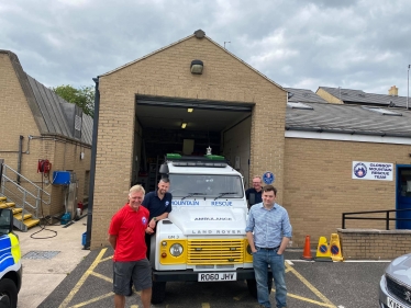 Robert Largan MP visits Glossop Mountain Rescue Team