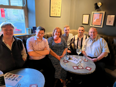 Pub Quiz raises funds for Friends of Charlesworth School