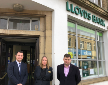 Robert Largan MP meeting with staff from Lloyds Bank